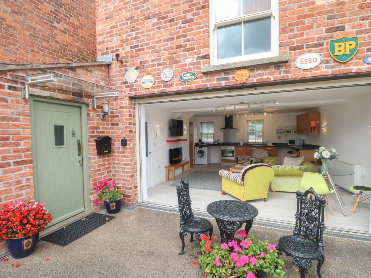 The Lodge At Cross Cottage Wrexham Exterior foto
